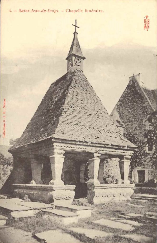3 - Saint Jean du Doigt - Chapelle funéraire.jpg