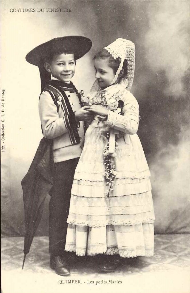 122 - Quimper - Les petits mariés - Costumes du Finistère.jpg