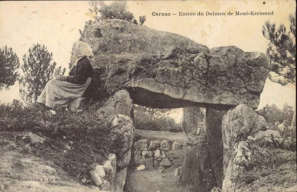 Carnac - Entrée du dolmen de Mané-Kerioned.jpg