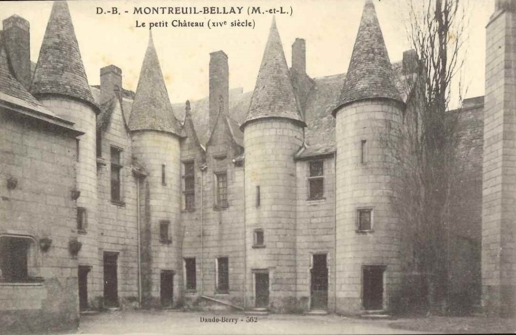562 - Montreuil-Bellay - Le petit château -dandoberry.jpg