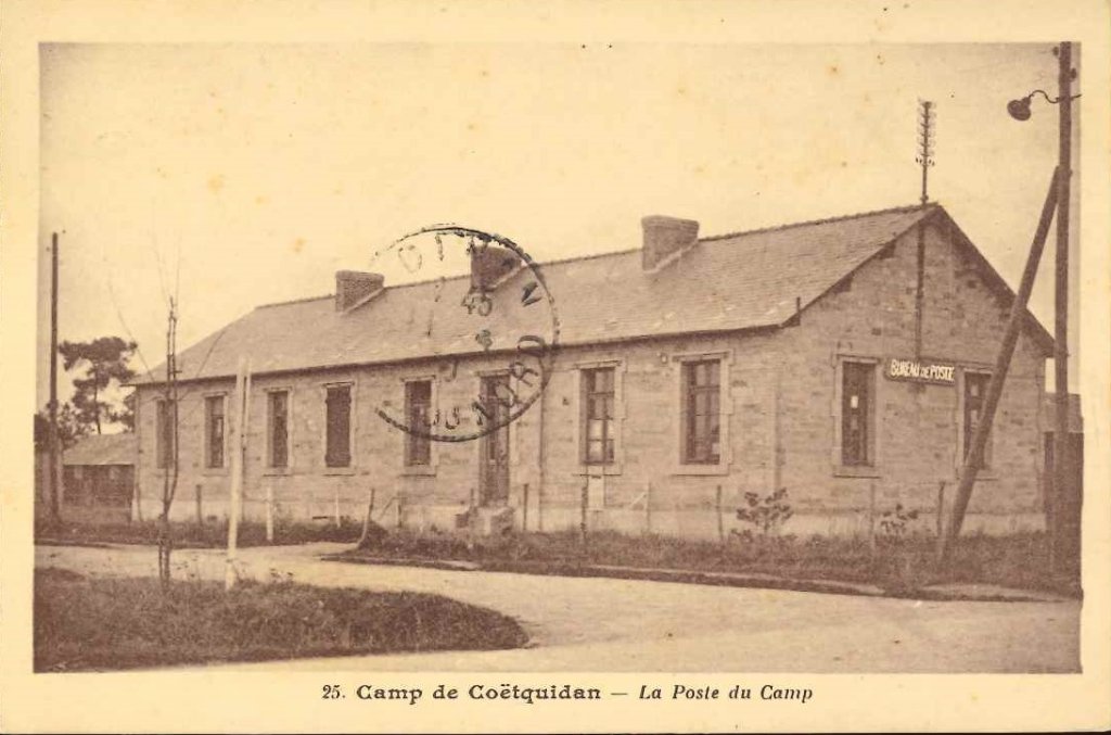 25 - Camp de Coëtquidan - la poste du camp.jpg
