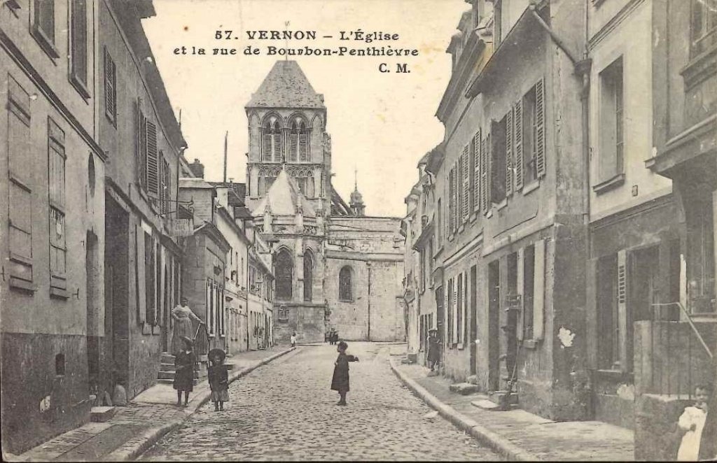 57 - Vernon - L'église et la rue de Bourbon Penthièvre.jpg