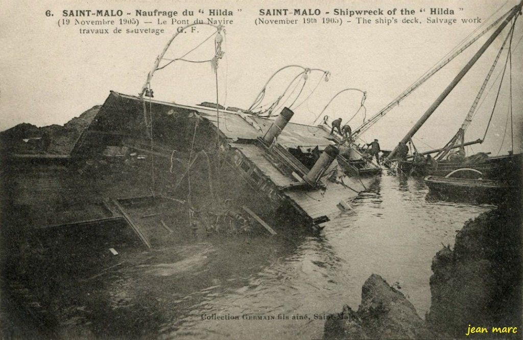 Saint-Malo - Naufrage du Hilda - Le Pont du navire, travaux de sauvetage.jpg