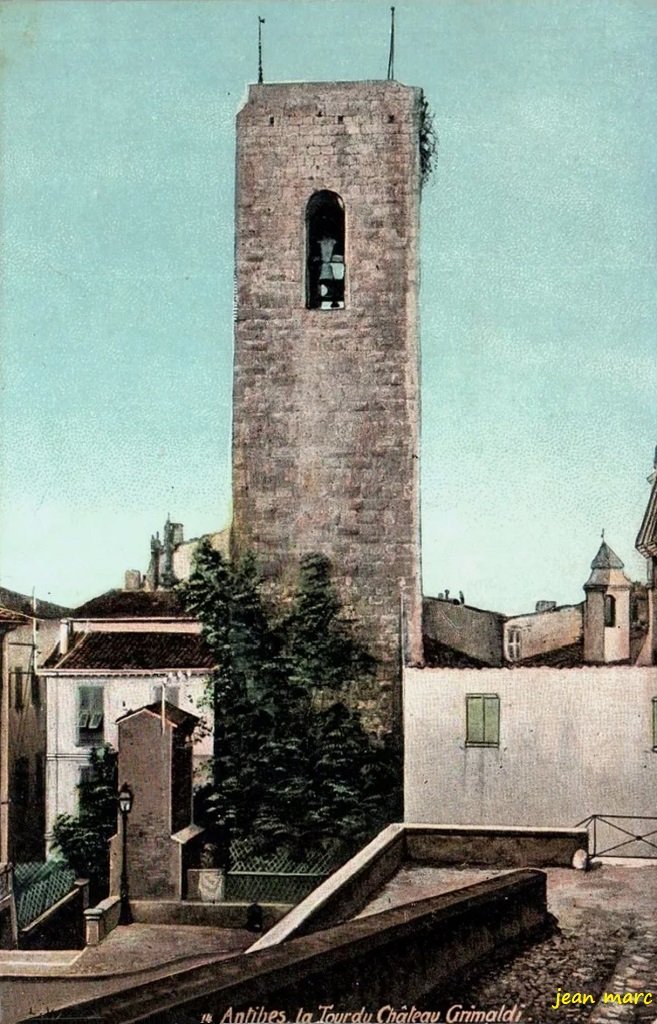 Antibes - La Tour du Château Grimaldi.jpg