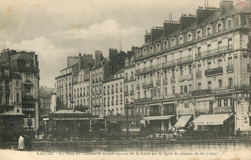 44-Nantes - Place du Commerce - 1903.jpg