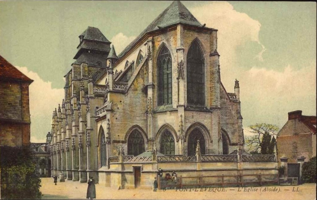 6 - Pont L'Evêque - l'église (abside).jpg
