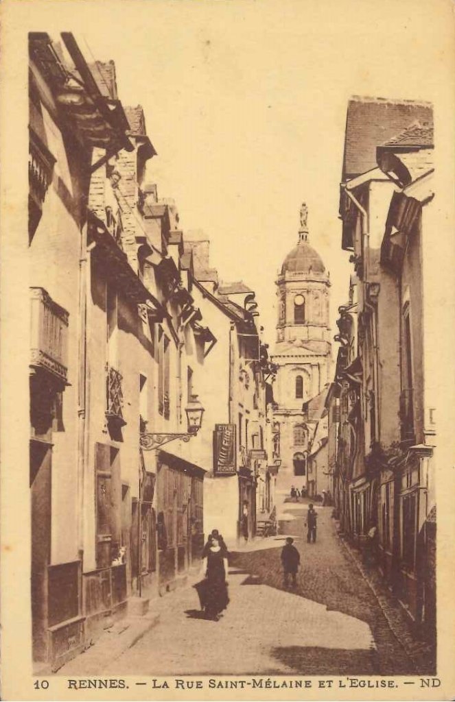 10 - Rennes - La rue Saint Mélaine et l'Eglise.jpg