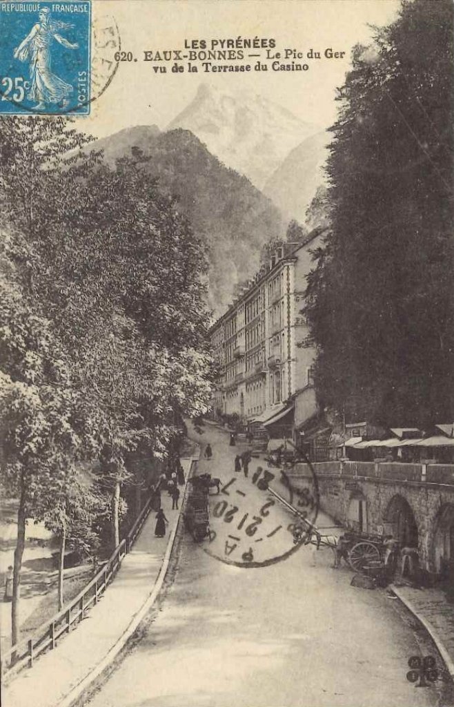 620 - Eaux-Bonnes - Le pic du Ger vu de la terrasse du casino.jpg
