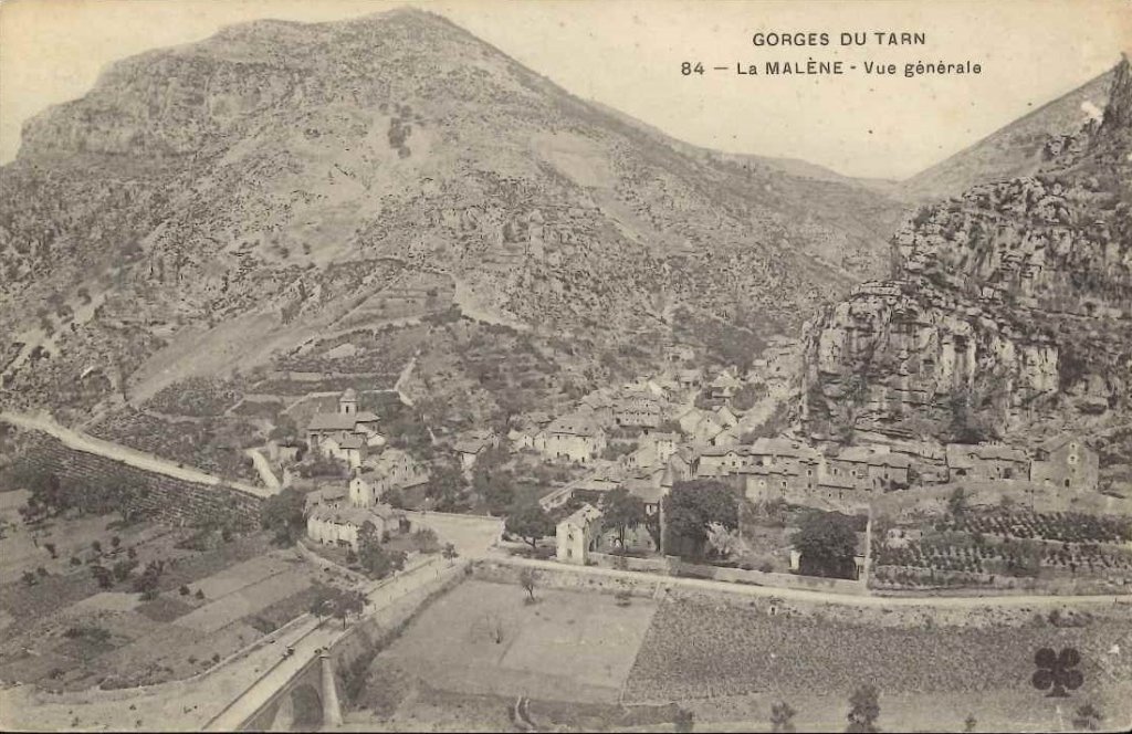 84 - La Malène - Vue générale - Gorges du Tarne.jpg