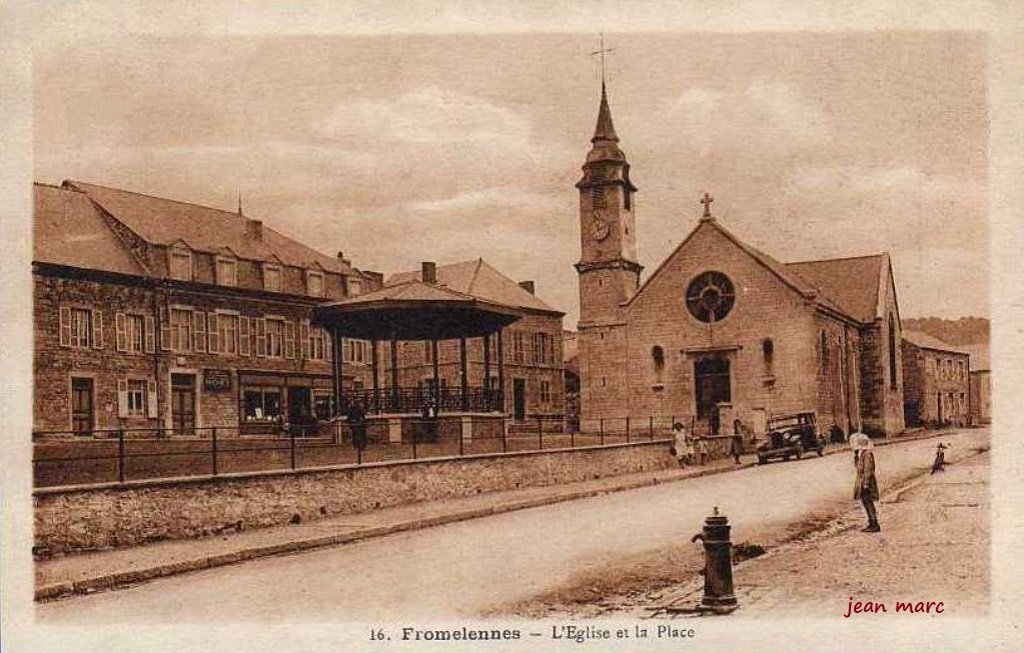 Fromelennes - L'Église et la Place (Édit. L.D., Givet).jpg