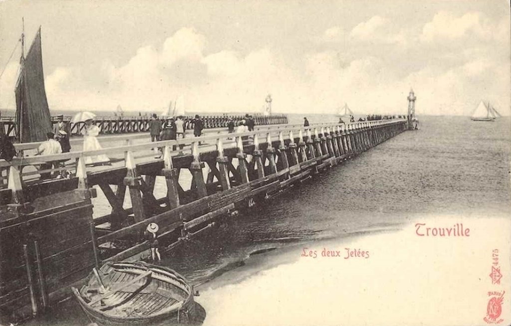 Trouville - Les deux jetées.jpg
