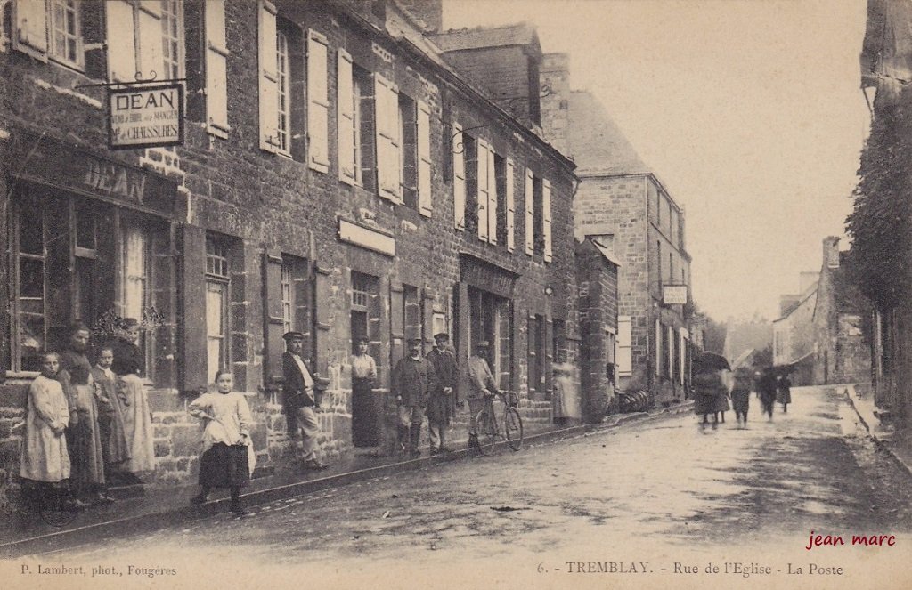 Tremblay - Rue de l'Église - La Poste.jpg