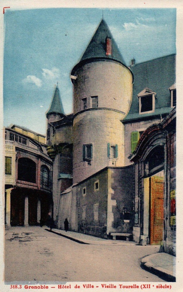 Grenoble 318.3 Hourlier.jpg