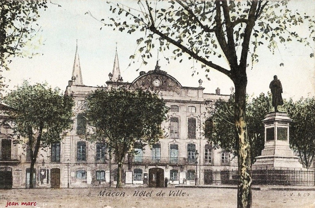 Mâcon - L'Hôtel de Ville.jpg