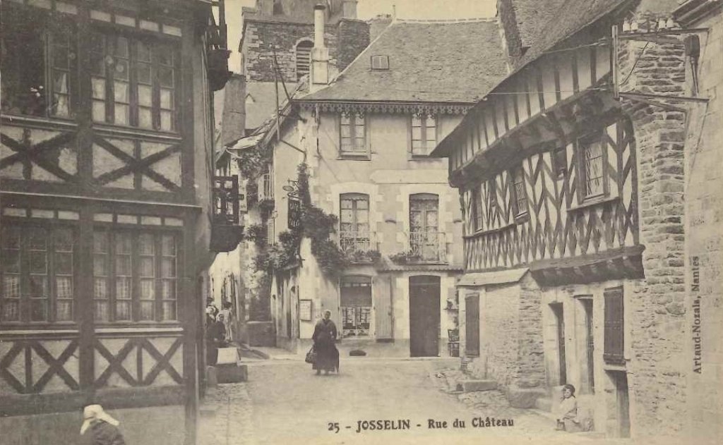 25 - Josselin - rue du château.jpg