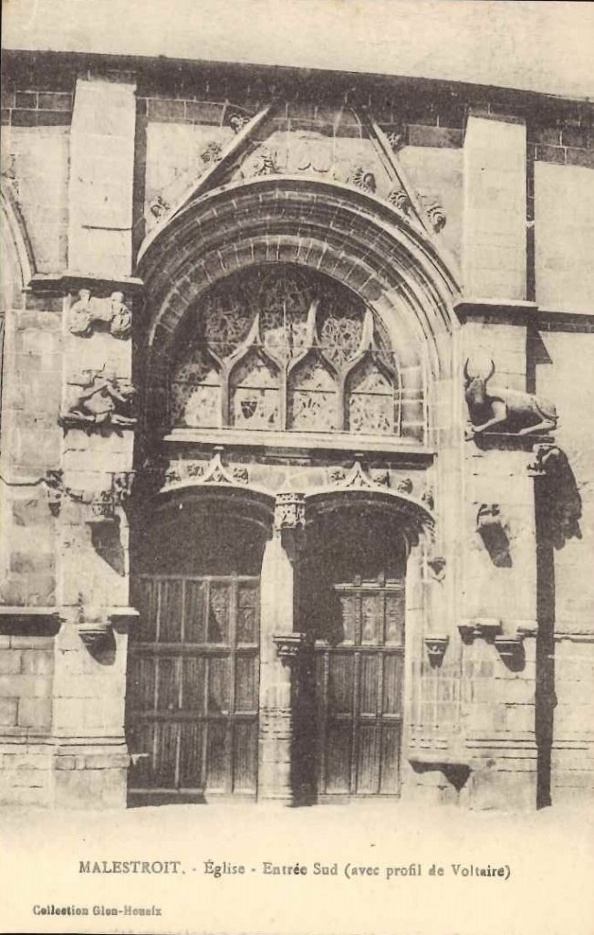Malestroit - Eglise - Entrée sud - avec profil de Voltaire.jpg