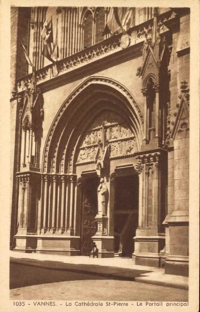 1035 - Vannes - La cathédrale St Pierre - Le portail principal.jpg