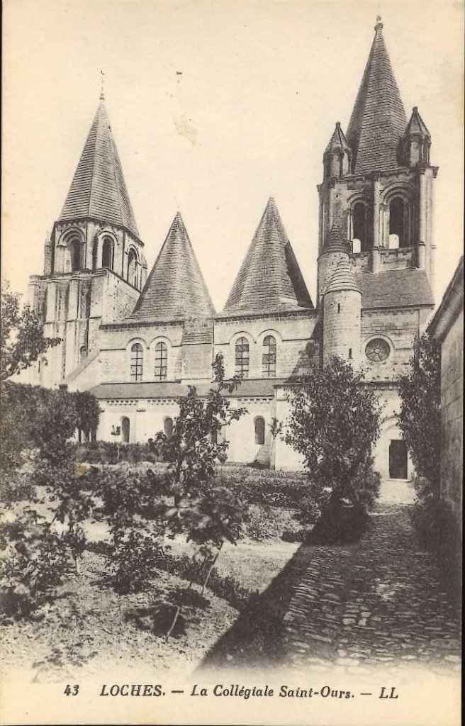 43 - Loches - La collégiale Saint Ours.jpg