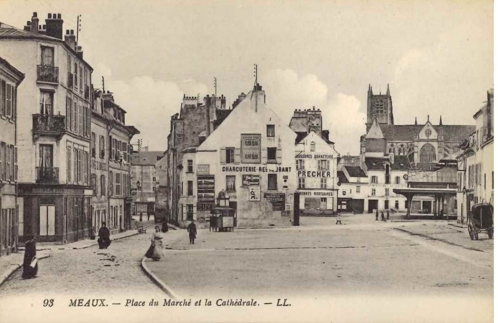 93 - Meaux - Place du marché et la cathédrale.jpg