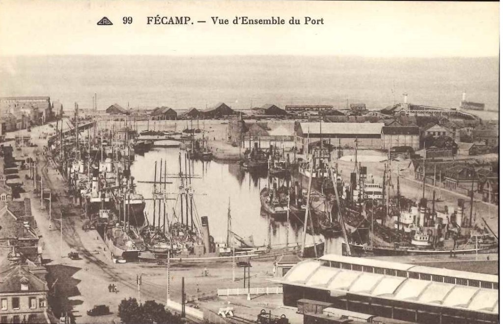 99 - Fécamp - Vue d'ensemble du Port.jpg