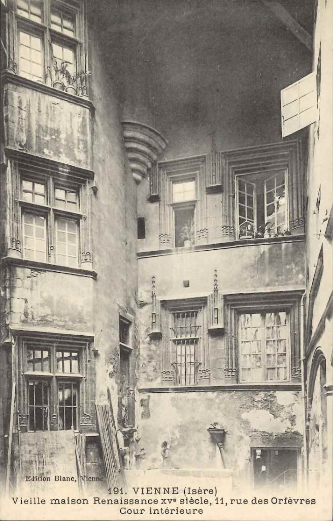191 - Vienne - Vieille maison Renaissance XVè siècle.jpg