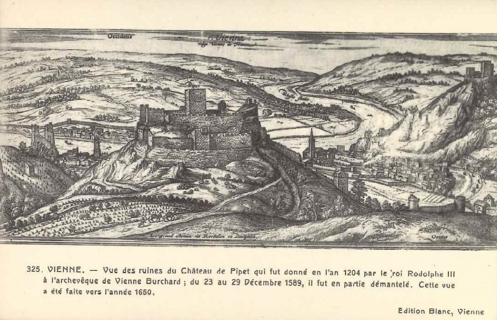 325 - Vienne - vue des ruines du château de Pipet qui fut....jpg