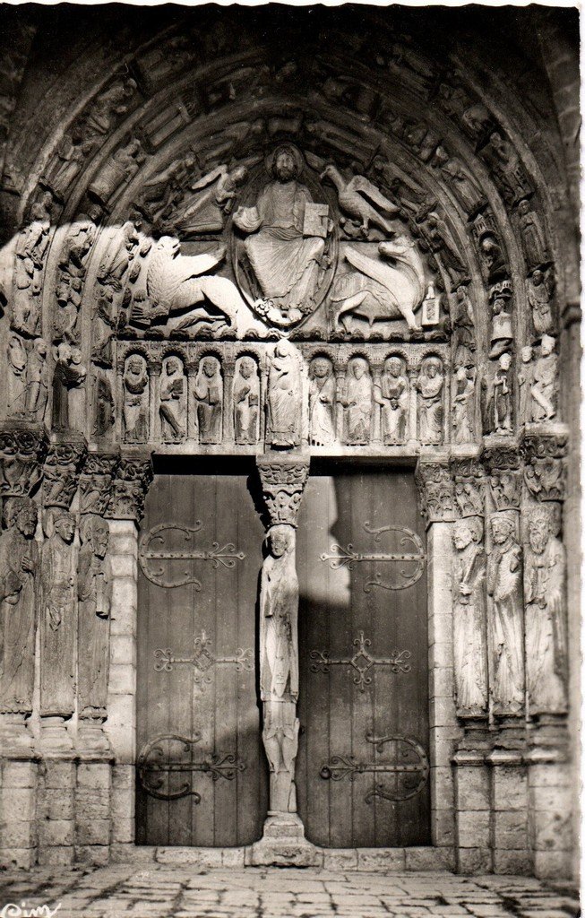 Saint-Loup de Naud Cim.jpg