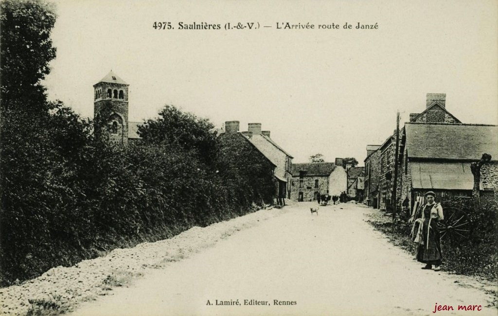 Saulnières - L'Arrivée route de Janzé.jpg