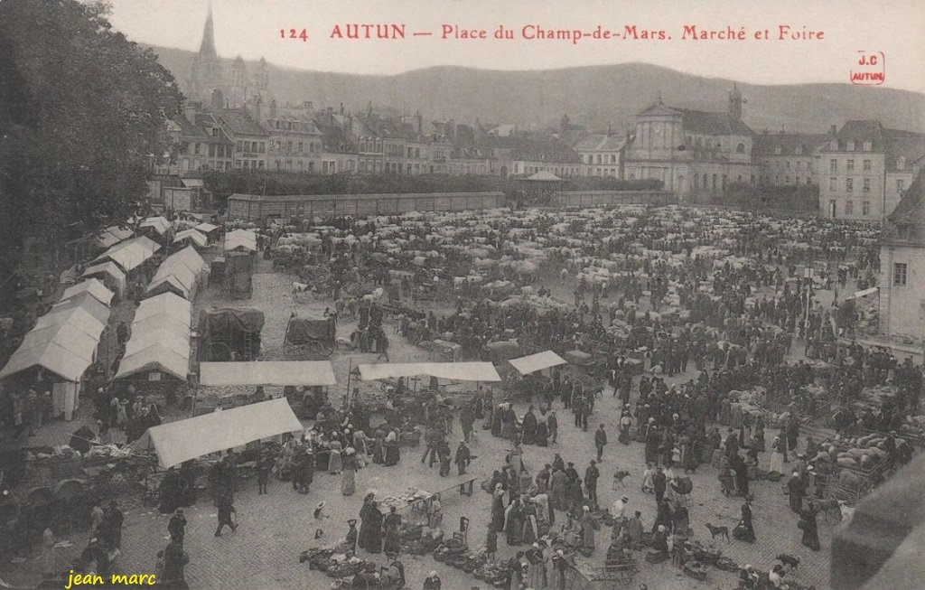 Autun - Place du Champ-de-Mars - Marché et Foire.jpg