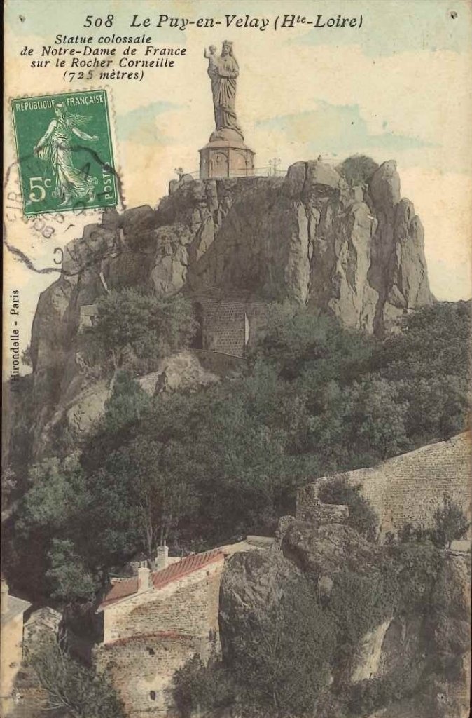 508 - Le Puy en Velay - Statue colossale de Notre Dame de France sur le rocher Corneille -lhirondelle.jpg