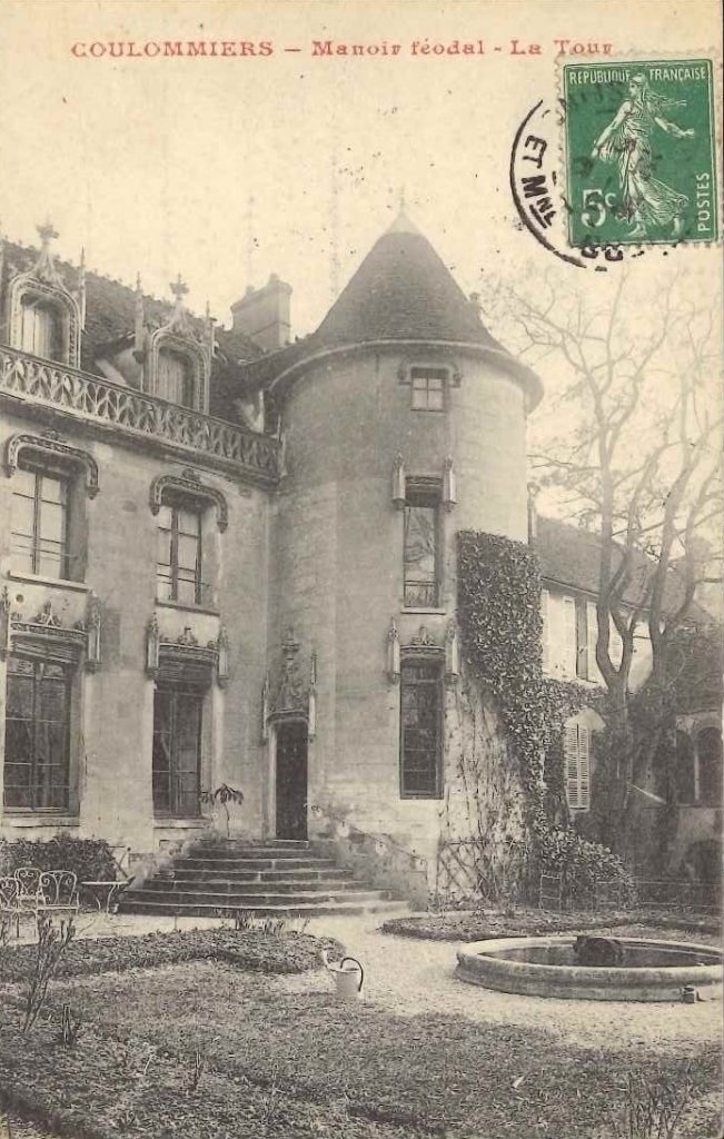 Coulommiers - Manoir Féodal - la tour.jpg