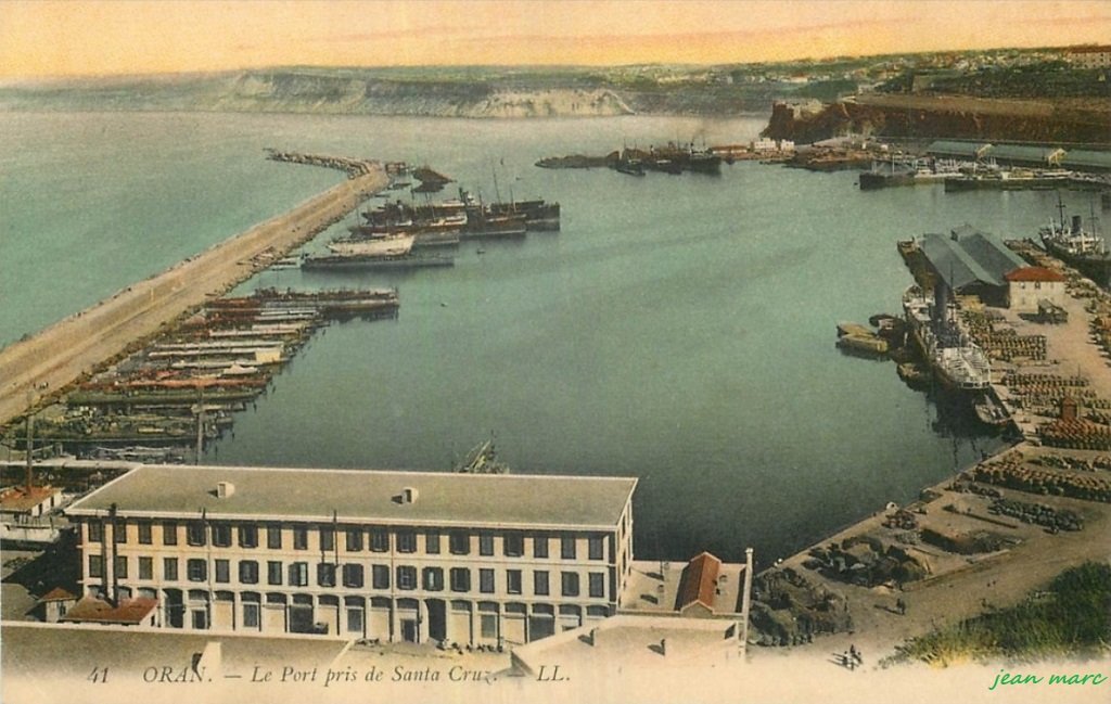 Oran - Le Port pris de Santa-Cruz.jpg