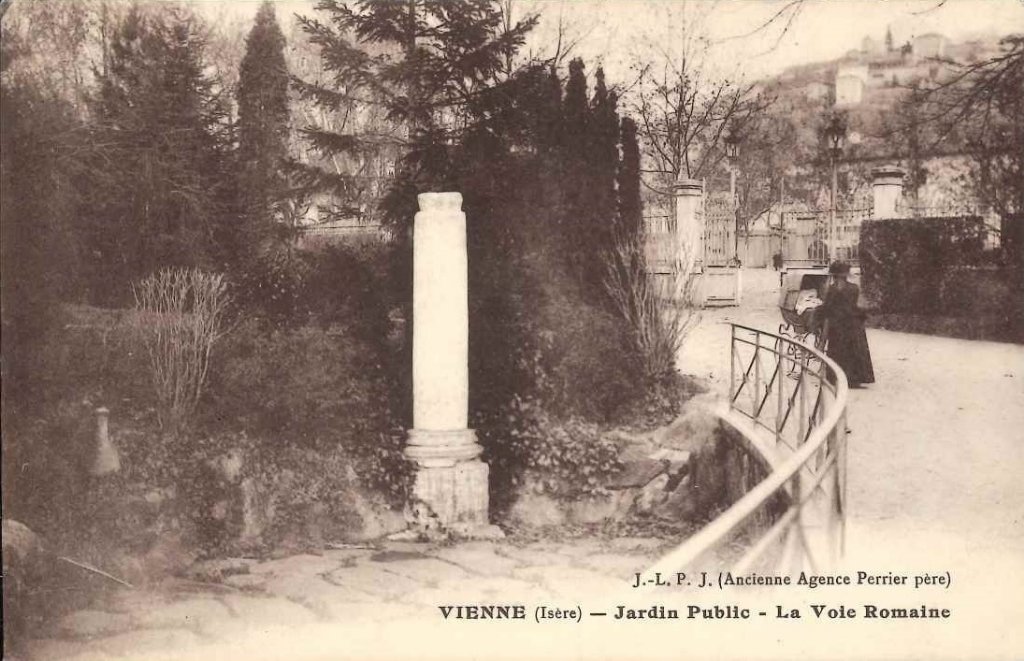Vienne - Jardin public - la voie romaine.jpg