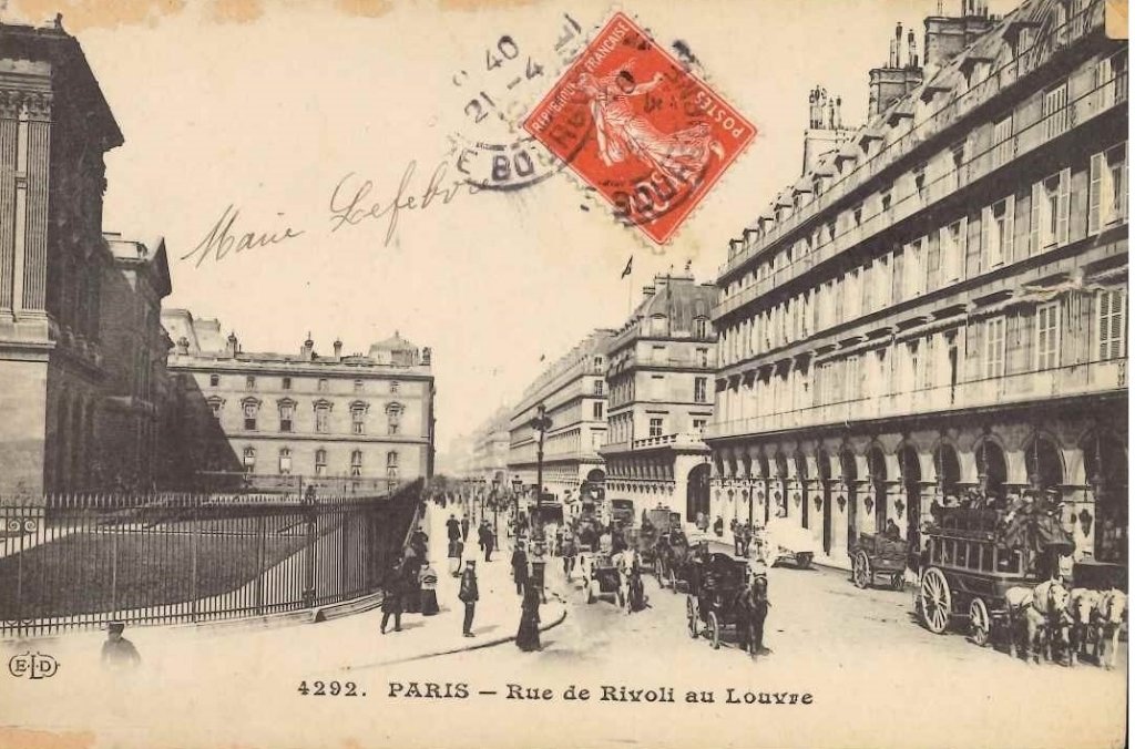 4292 - Paris - Rue de Rivoli au Louvre.jpg