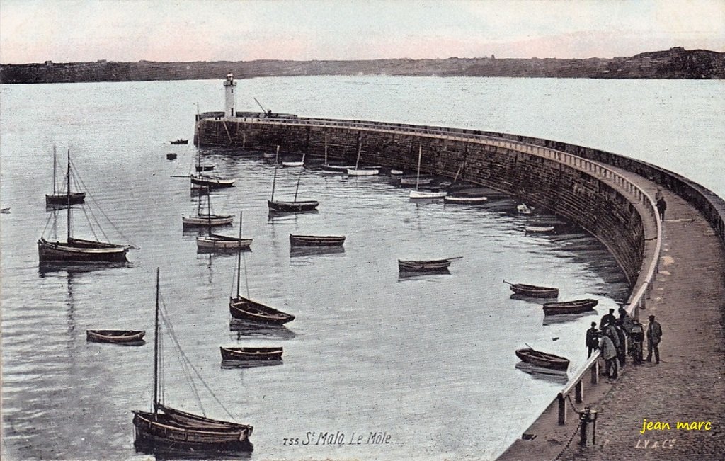 Saint-Malo - Le Môle.jpg