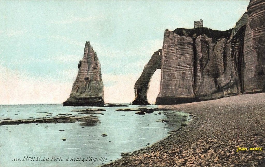 Étretat - La Porte d'Aval et l'Aiguille.jpg