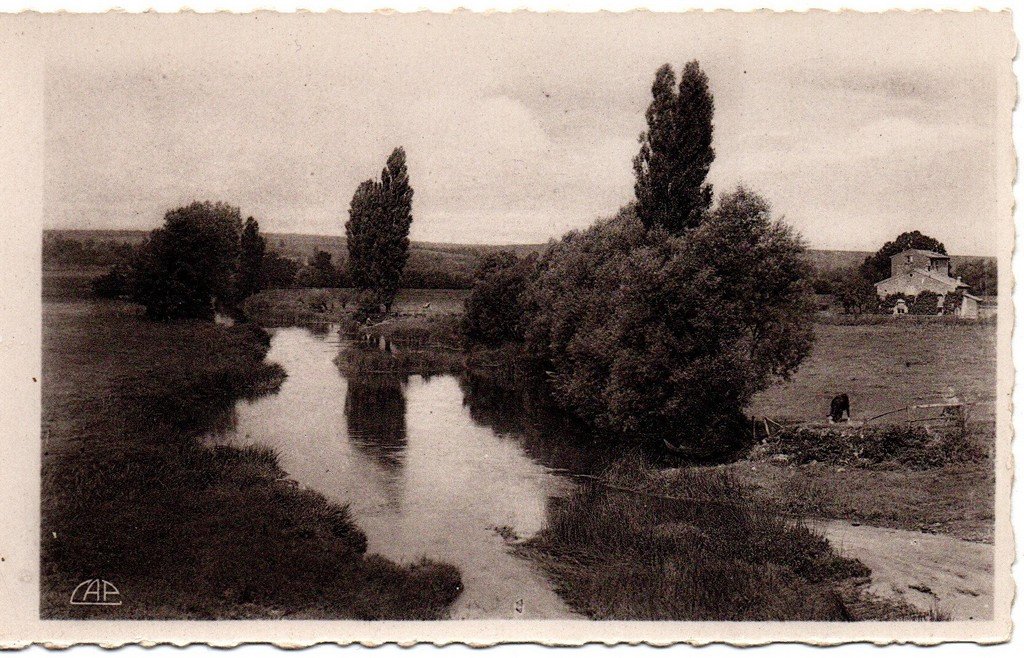 Vaucouleurs 17 CAP.jpg