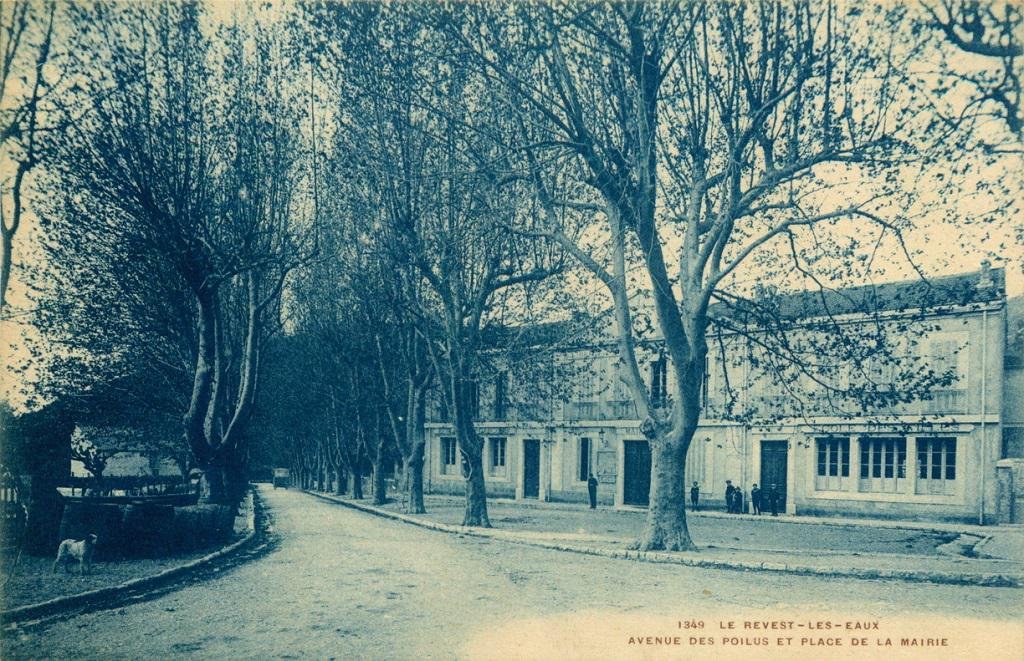 Le Revest Bar 1349 1928.jpg