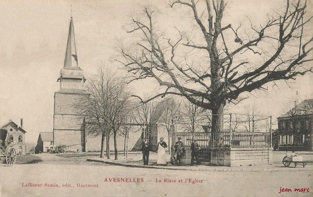 Avesnelles - La Place et l'Église.jpg