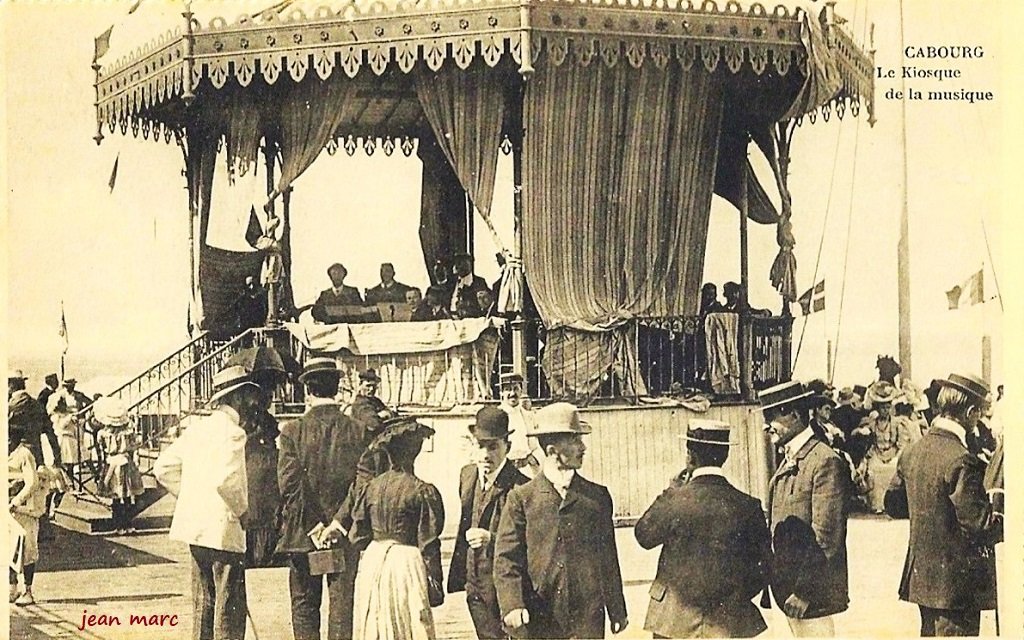 Cabourg - Le Kiosque de la Musique.jpg