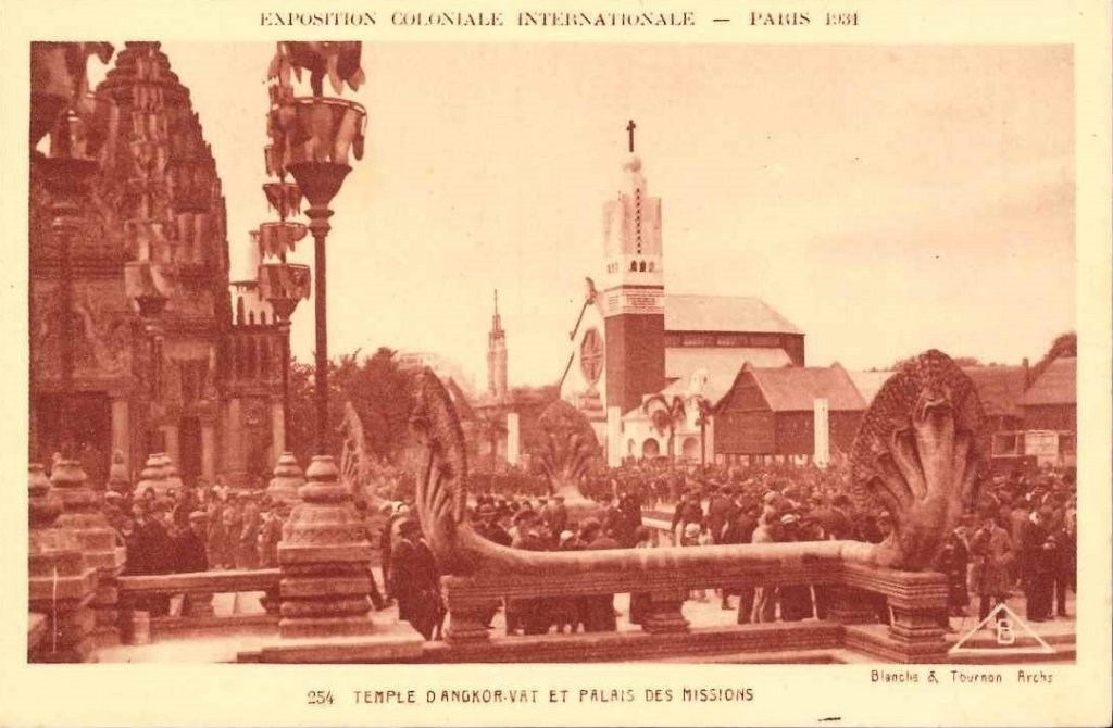 Exposition coloniale internationale - paris 1931 - 254 - Temple d'Angkor Vat et Palais des missions.jpg