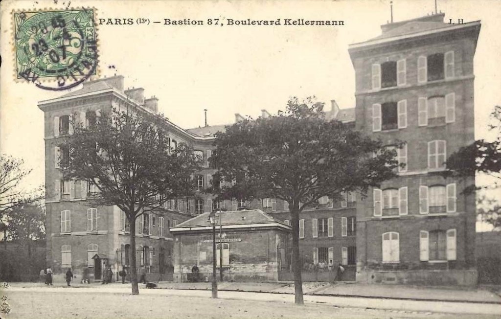 Paris - Bastion, 87 boulevard Kellermann.jpg