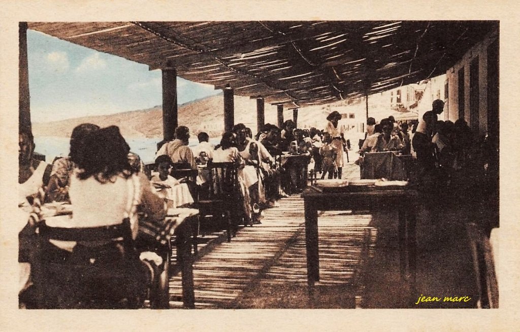 Surcouf - Hôtel Restaurant Les Flots Bleus (Editions Photo-Africaines 1 rue Feuillet, Alger).jpg