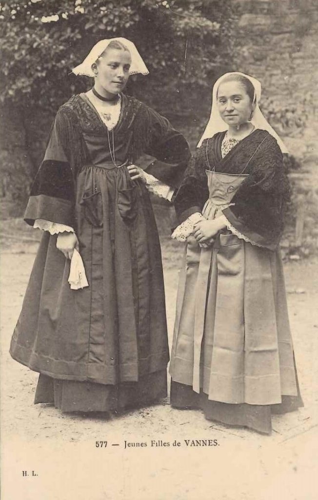 577 - Jeunes filles de vannes.jpg