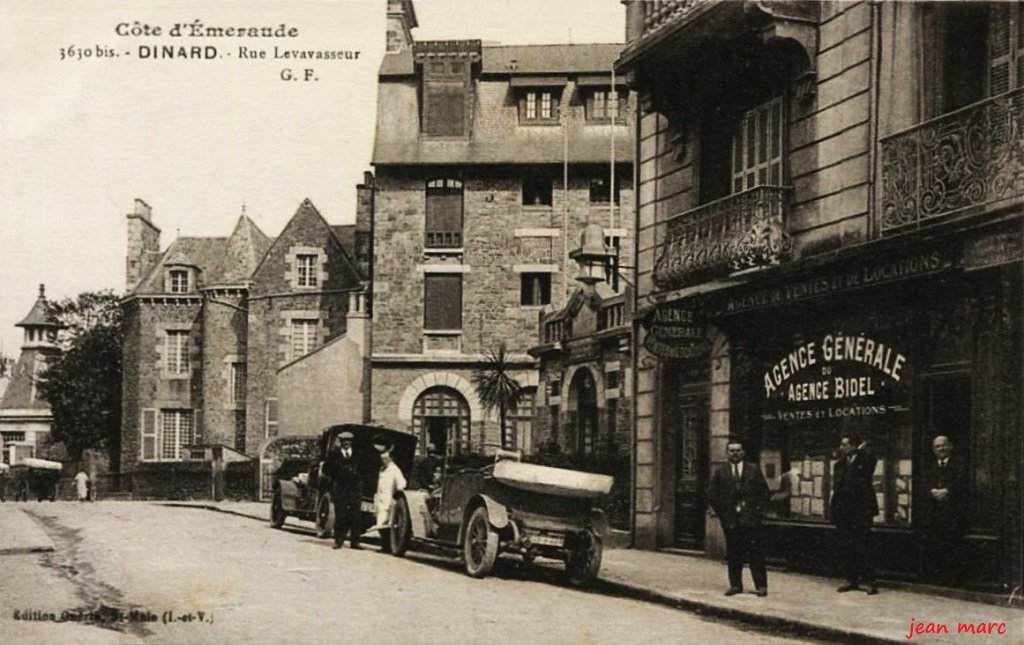 Dinard - Rue Levavasseur.jpg