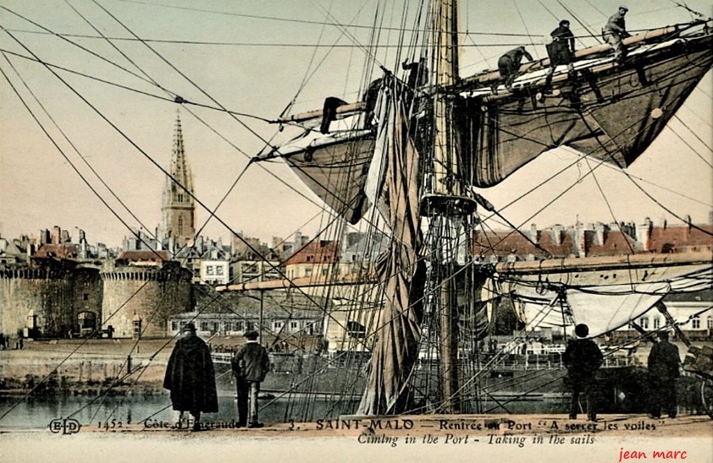 Saint-Malo - Rentrée au Port.jpg