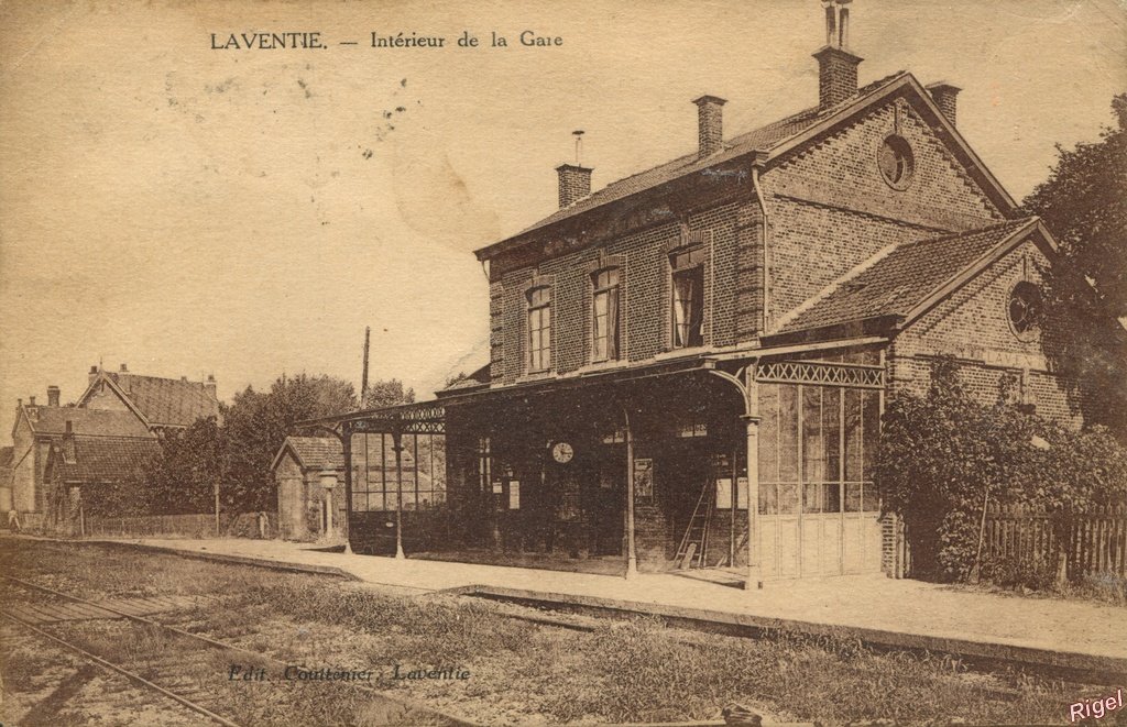 62-Laventie - Intérieur de la Gare - Edit Couttenier.jpg