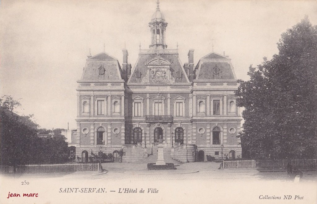 Saint-Servan - L'Hôtel de Ville 250.jpg