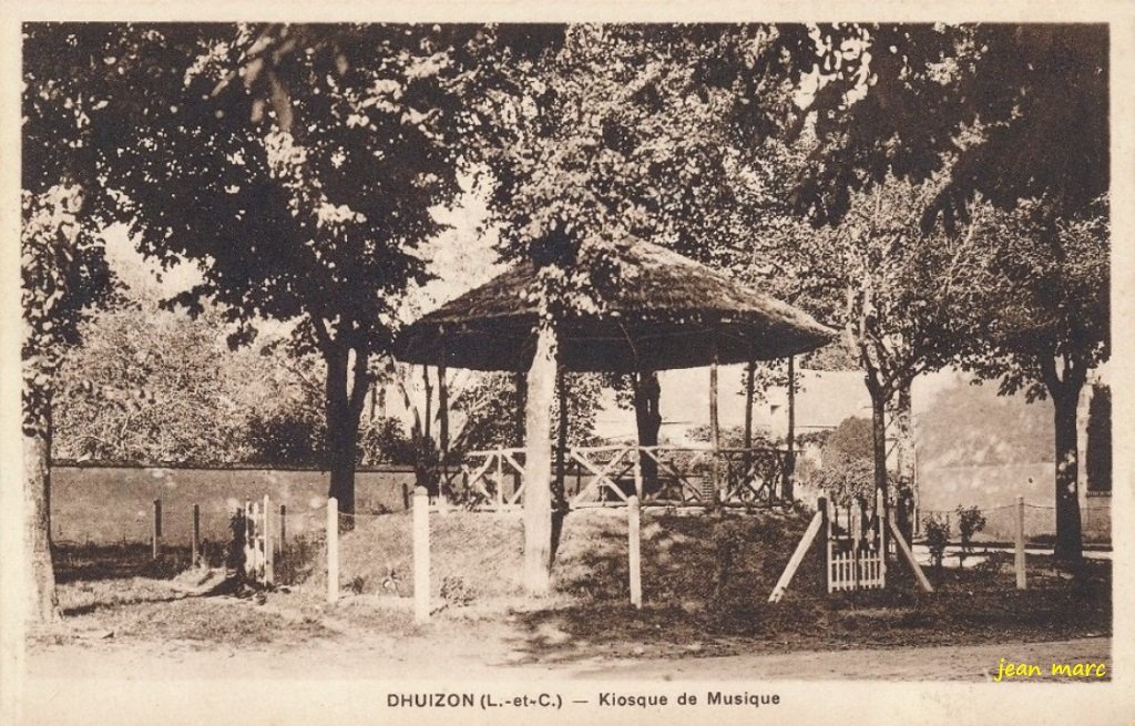 Dhuizon - Kiosque de musique (L. Lenormand, Orléans).jpg