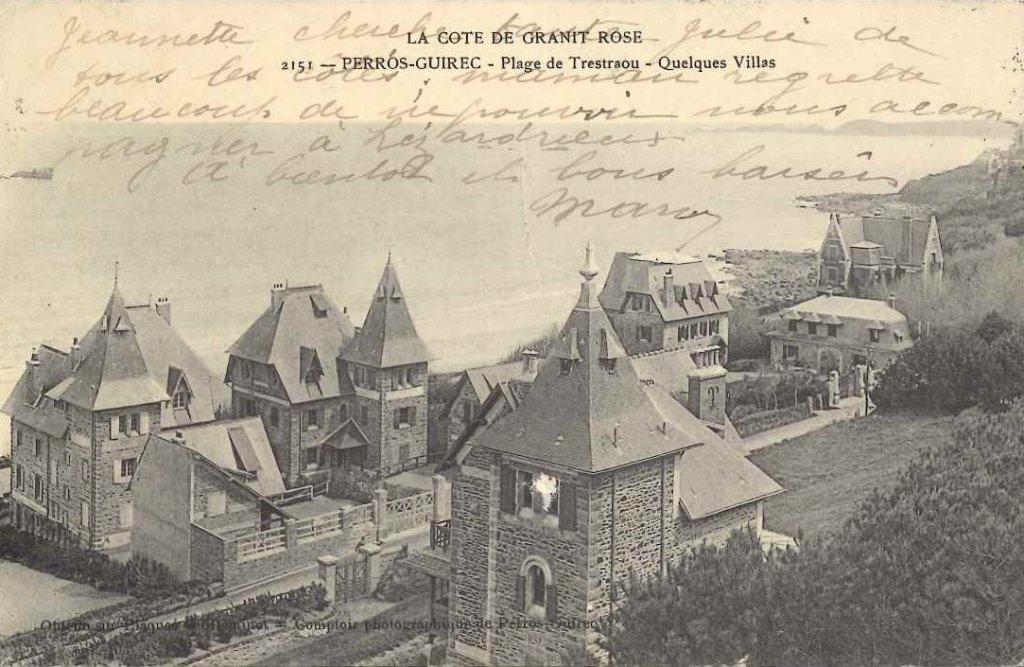 2151 - Perros Guirec - Plage de Trestraou - Quelques villas.jpg